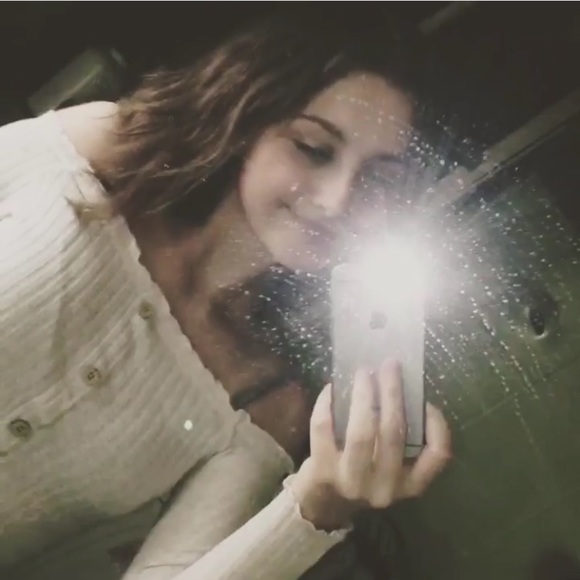 Meet your Posher, Madison - Picture 1 of 1